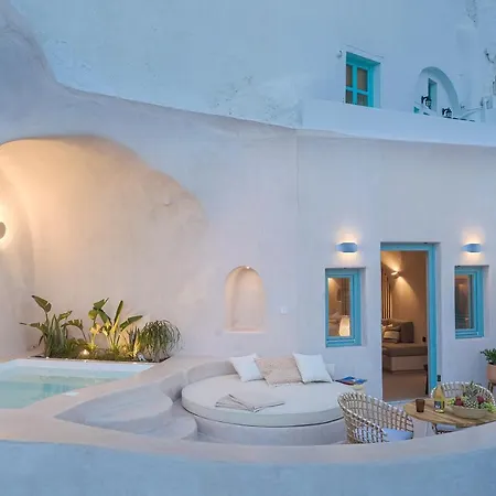 The Exotic Cave Oia (Santorini)