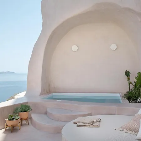The Exotic Cave فيلة