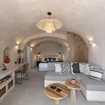 The Exotic Cave Vila Oia