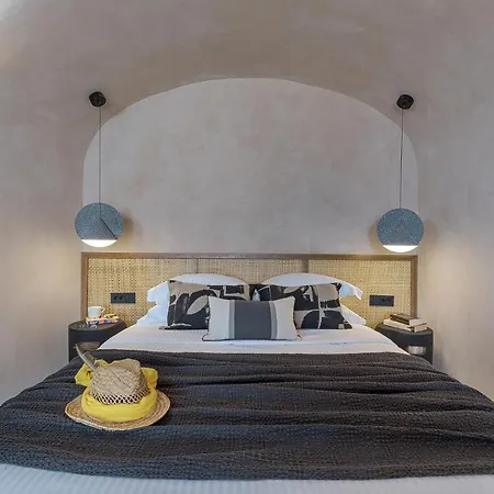 The Exotic Cave Вилла Ия